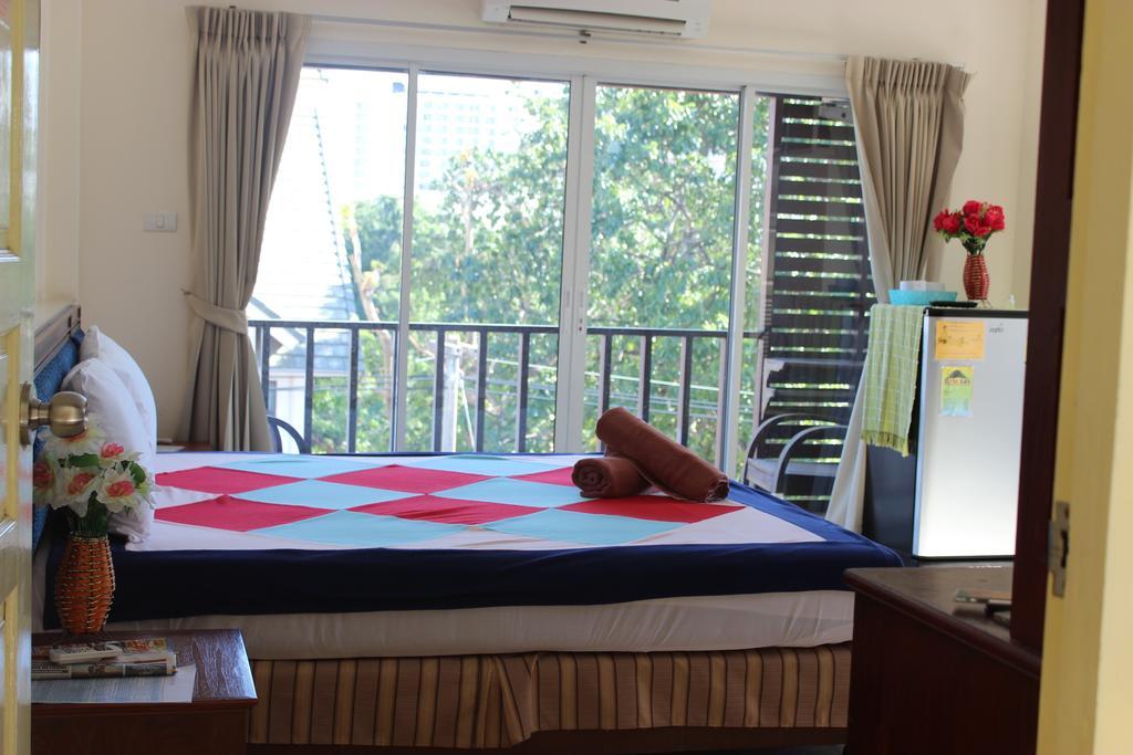 Dacha Beach Aparthotel Pattaya Exterior foto