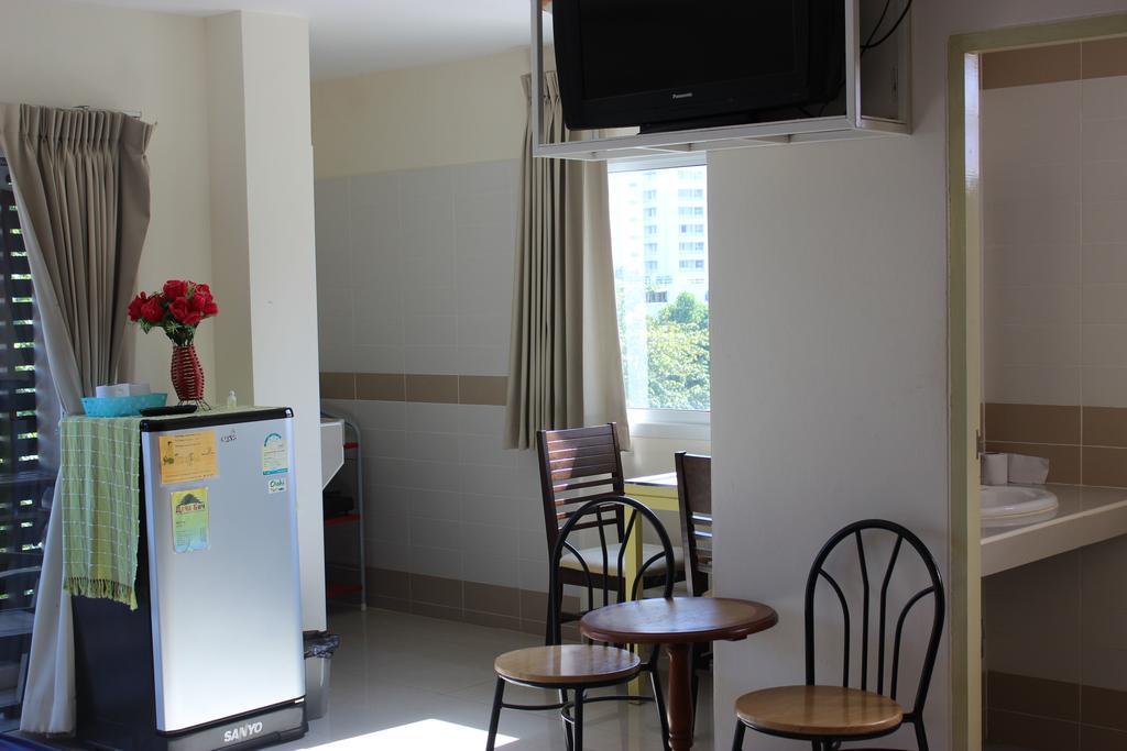 Dacha Beach Aparthotel Pattaya Exterior foto